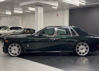 2022 Rolls-Royce Phantom Green - Walkaround in 4k